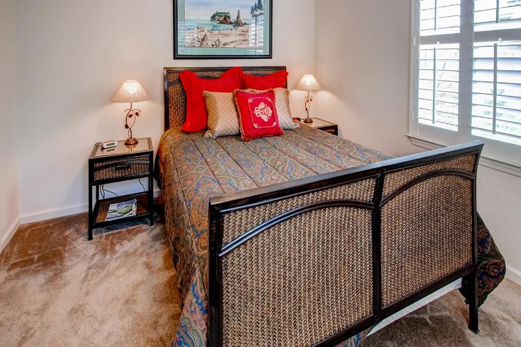 Serene Bungalow-Style Home In Point Reyes Station! 외부 사진